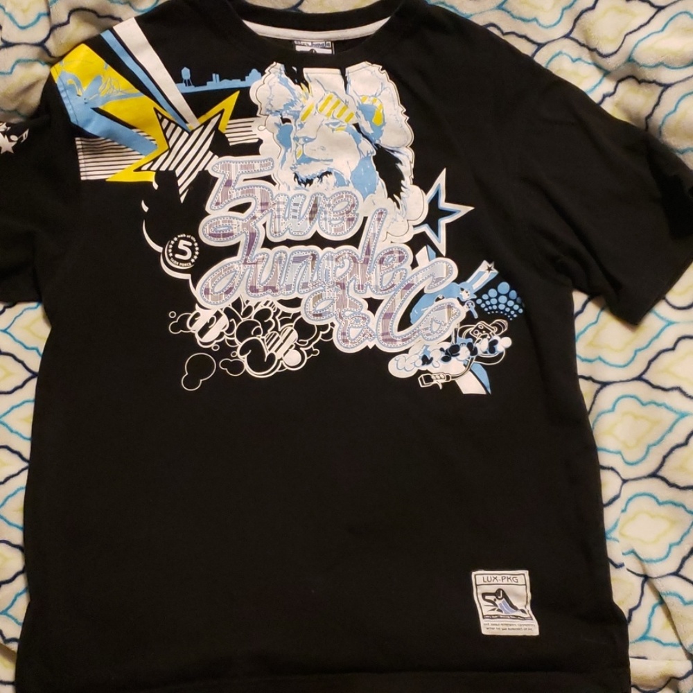 5 Jungle & co black w/ lion print short sleeve